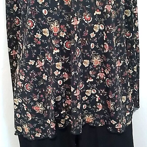 Maternity Soon To Be Floral Bell Sleeve Blouse. Sz XL Maternity - Picture 5 of 7